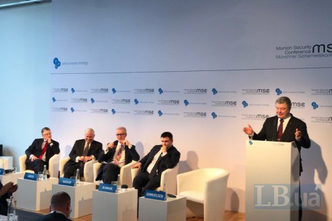 ​Порошенко: Россия ведет войну не только против Украины, но и против Запада