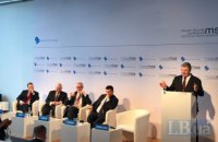 ​Порошенко: Россия ведет войну не только против Украины, но и против Запада