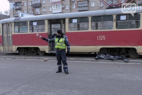 В Днепропетровске женщина попала под трамвай