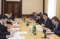 Гройсман пообіцяв очистити митницю від корупції за три місяці