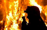 У Сумах сталася пожежа на стоянці, де було 50 автомобілів