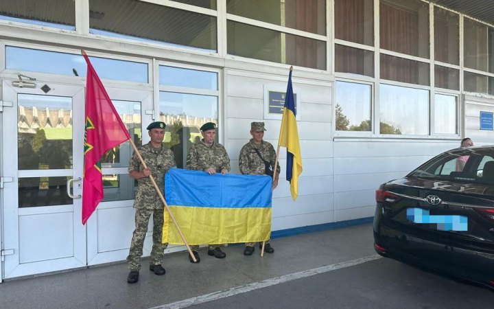 Україна вивезла з Угорщини трьох військовополонених, яких передала угорцям Росія