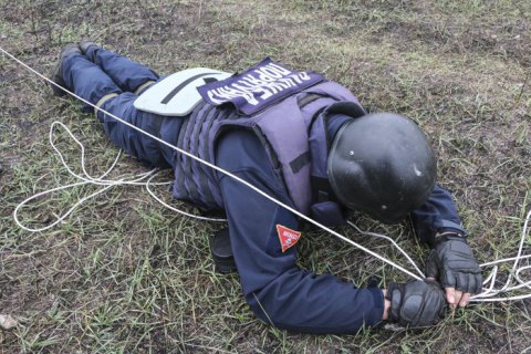 У Марьинки на взрывном устройстве подорвался сапер