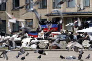 Сепаратисты захватили горадминистрацию Дебальцево, - СМИ