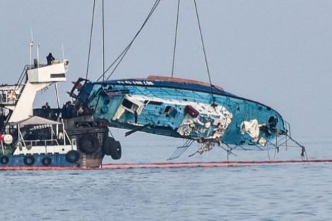 Спасатели нашли еще одно тело в районе крушения катера в Затоке
