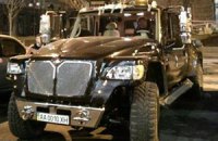 Активисты уже разъезжают на машинах из автопарка Януковича-младшего