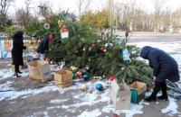 В Переяславе-Хмельницком упала новогодняя елка