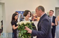 Нардеп Чорновол открыла выставку своих картин