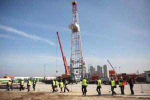Эксперты не верят в озвученную Азаровым цену сланцевого газа