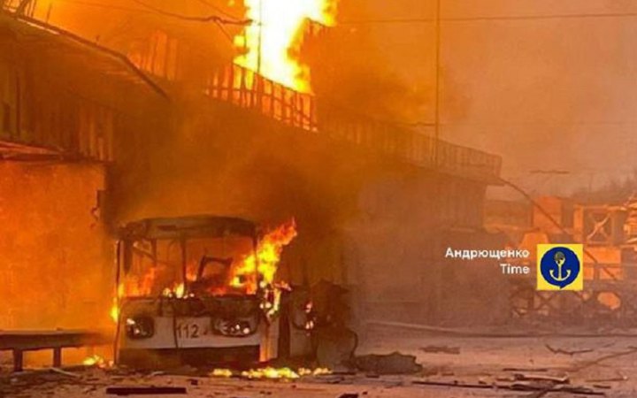 Російска ракета влучила в тролейбус, що рухався через дамбу ДніпроГЕС