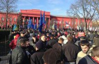 Колонна с Михайловской площади отправляется в парк Шевченко 