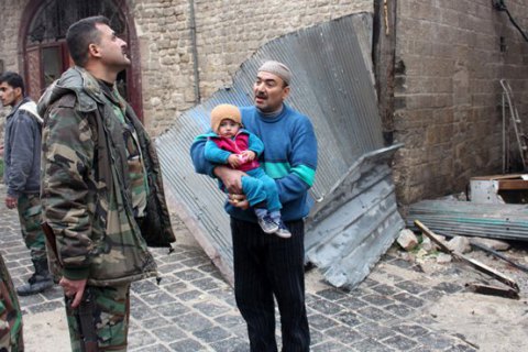 Евакуація з Алеппо відбувається, незважаючи на обстріл медконвою