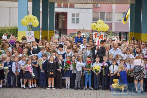 Минобразования не может запретить линейки и участие в них чиновников, - Гриневич