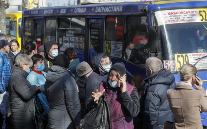 У Києві радять повернутися до маскового режиму через COVID-19