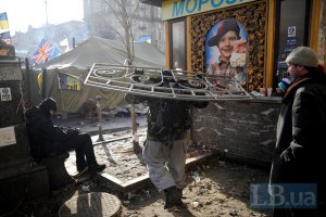 Активистов призывают не штурмовать Украинский дом и не переходить на Грушевского
