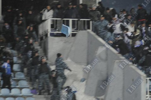 У бійці футбольних фанатів у Києві постраждали 10 іноземців