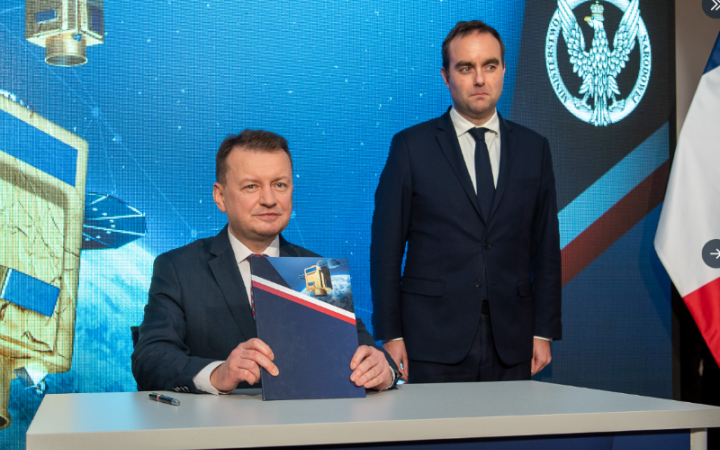 Польща купила у французів два супутники спостереження і приймальну станцію