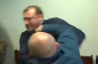 Добкін отримав по обличчю на суді у справі Лукаш