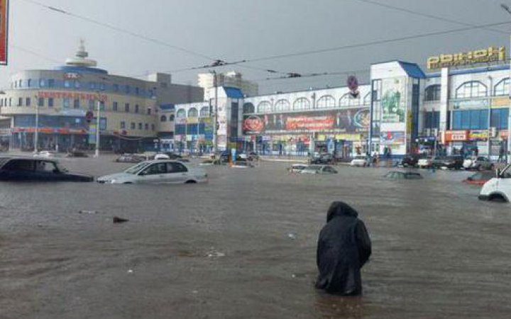 В Курской области России обрушился железнодорожный мост