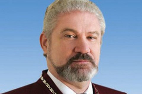 Порошенко отправил в отставку судью КС Шишкина