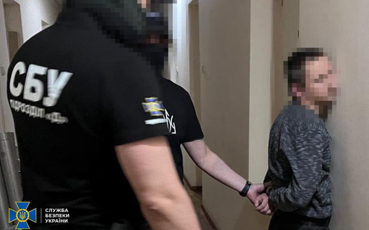 Посадовця Херсонської міськради підозрюють у вимаганнні «відкатів» за обслуговування Старлінків (доповнено)