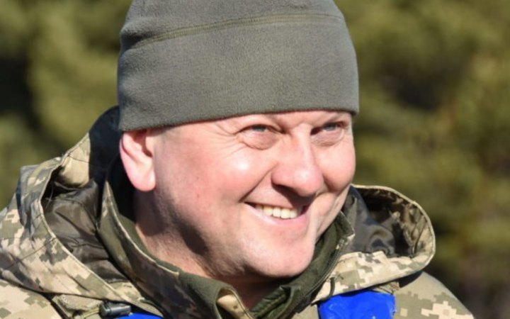 Залужный обсудил ситуацию в Украине с главой генштаба США и пообещал поделиться опытом