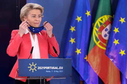 Голова Єврокомісії анонсувала поїздки в ЄС за "ковід-сертифікатами" з червня