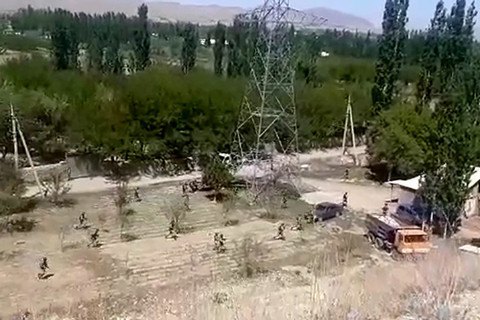 Між Киргизстаном і Таджикистаном стався збройний конфлікт, є постраждалі