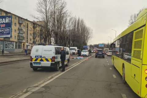 Во Львове два авто насмерть сбили 65-летнюю работницу коммунальной службы