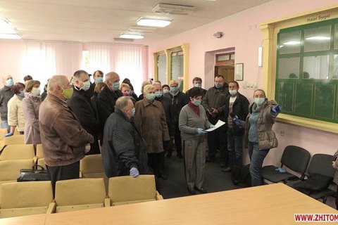 Коллектив Житомирского областного лабораторного центра обратился к Зеленскому из-за увольнения их руководителя Парамонова 