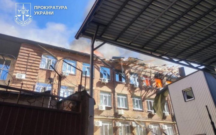 Дрони атакували Київ: удари по навчальному та медзакладу, багатоповерхівці та складах (оновлено)