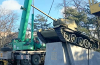 У Дніпрі демонтували пам'ятник “Танку”