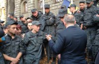 Нацгвардейцы пришли под АП с требованием демобилизации (обновлено, трансляция)