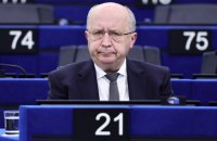 У ЄС закликали відмовитися від “модних” видів зброї на користь дешевших систем, а також – відкрити свої арсенали для України