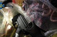 Росіянин намагався провезти в Україну два автомати в дитячих іграшках