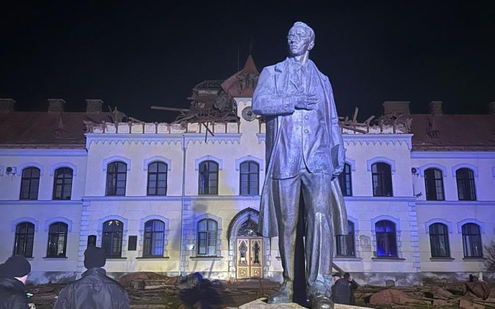 ​На Львівщині через атаку "шахедів" знищений музей Шухевича