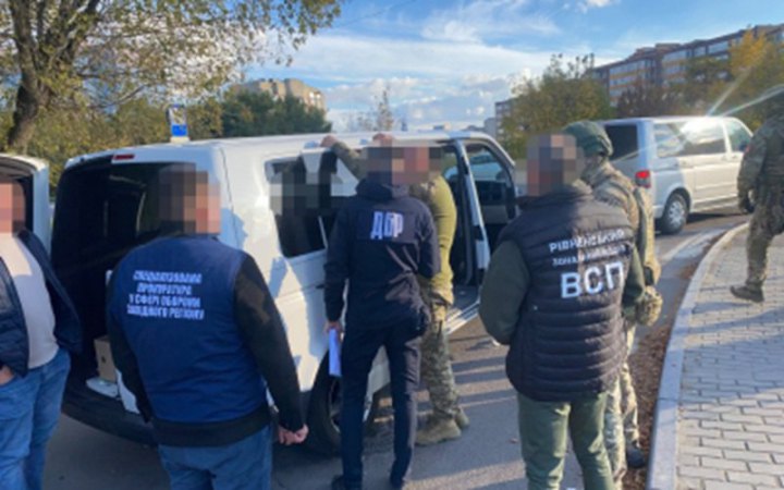 На Рівненщині затримали військового за підозрою у спробі підкупити командира для СЗЧ