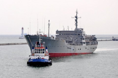Речник Путіна назвав провокацією наближення корабля ВМС до Керченської протоки