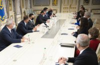 Зеленский встретился с делегацией американских сенаторов 