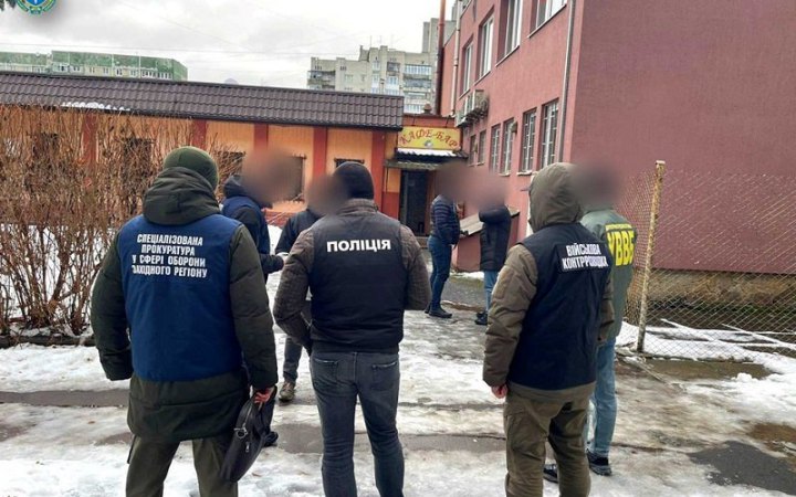 ​На Львівщині військовий за $10 тисяч обіцяв другу заховати його від мобілізації в лавах ДПСУ