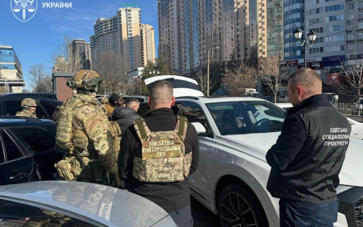 В Одесі членів організації “Україна − це матір” підозрюють в організації схеми для ухилянтів