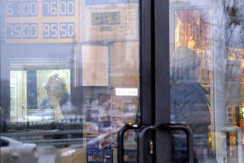 Курс доллара в России достиг 80 рублей