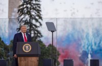 Facebook уперше видалив пост Трампа, а Twitter заблокував сторінку його штабу