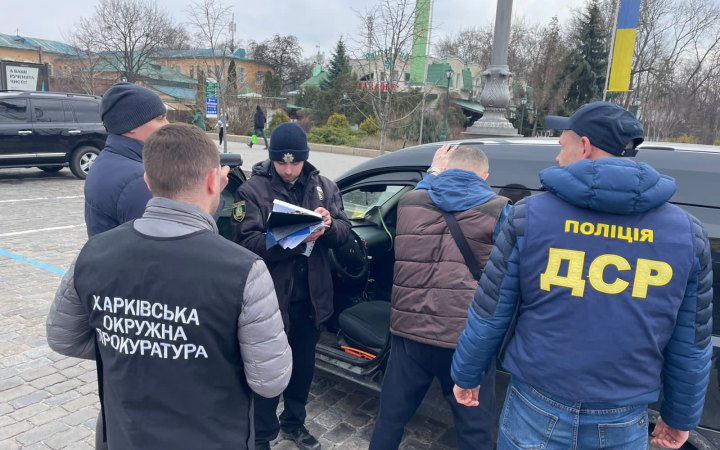 Правоохоронці викрили в двох областях організаторів незаконного переправлення чоловіків за кордон