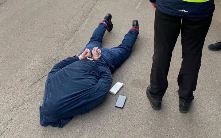 В Києві затримали громадянина РФ, якого підозрюють у вимаганні грошей 