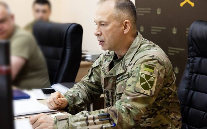 Президент заявив, що не готує заміну головнокомандувача