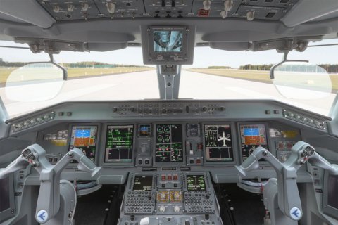 МАУ получила второй самолет Embraer-195