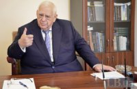 Звягильский: Не надо было выборы проводить в зоне активных боевых действий