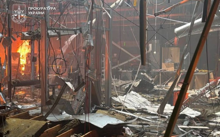 Росіяни вдарили по найбільшому торговому комплексі Кривого Рогу, є загиблі й поранені (оновлення)