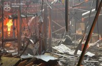 Росіяни вдарили по найбільшому торговому комплексу Кривого Рогу, є загиблі й поранені (оновлення)